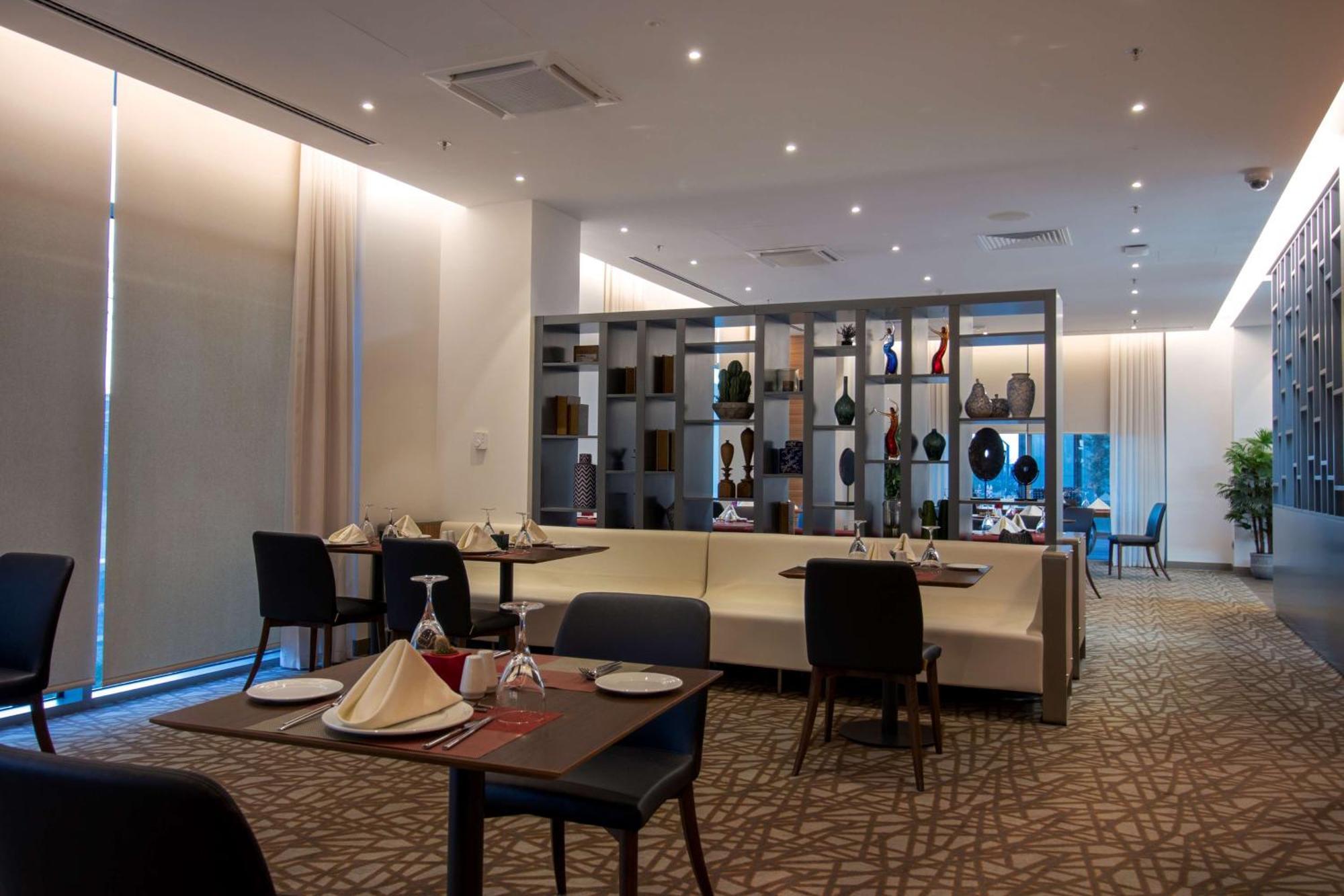 Отель Doubletree By Hilton Ankara Incek Экстерьер фото