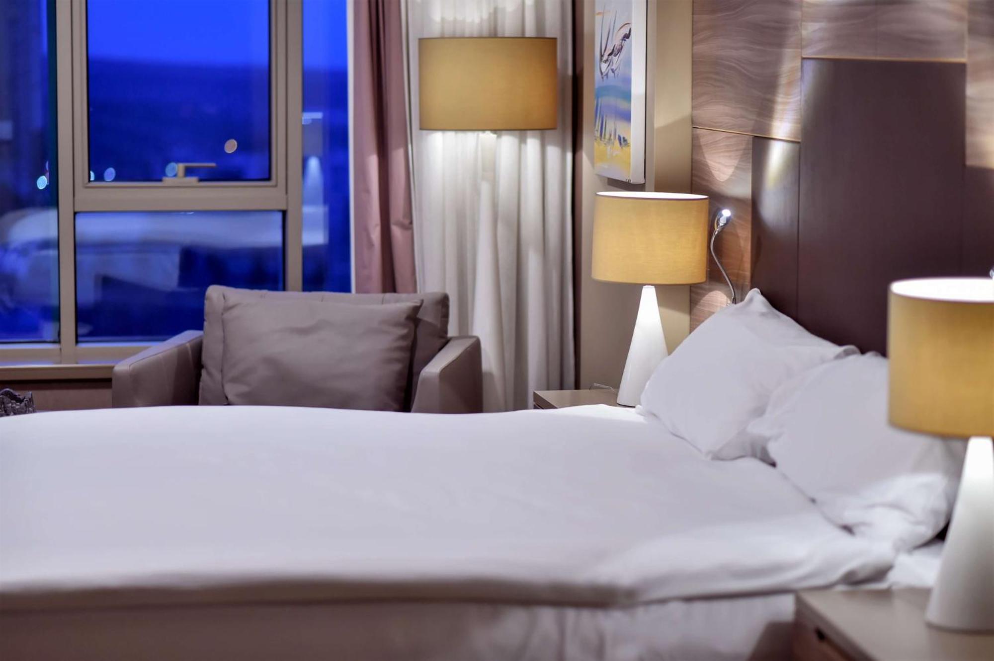 Отель Doubletree By Hilton Ankara Incek Экстерьер фото
