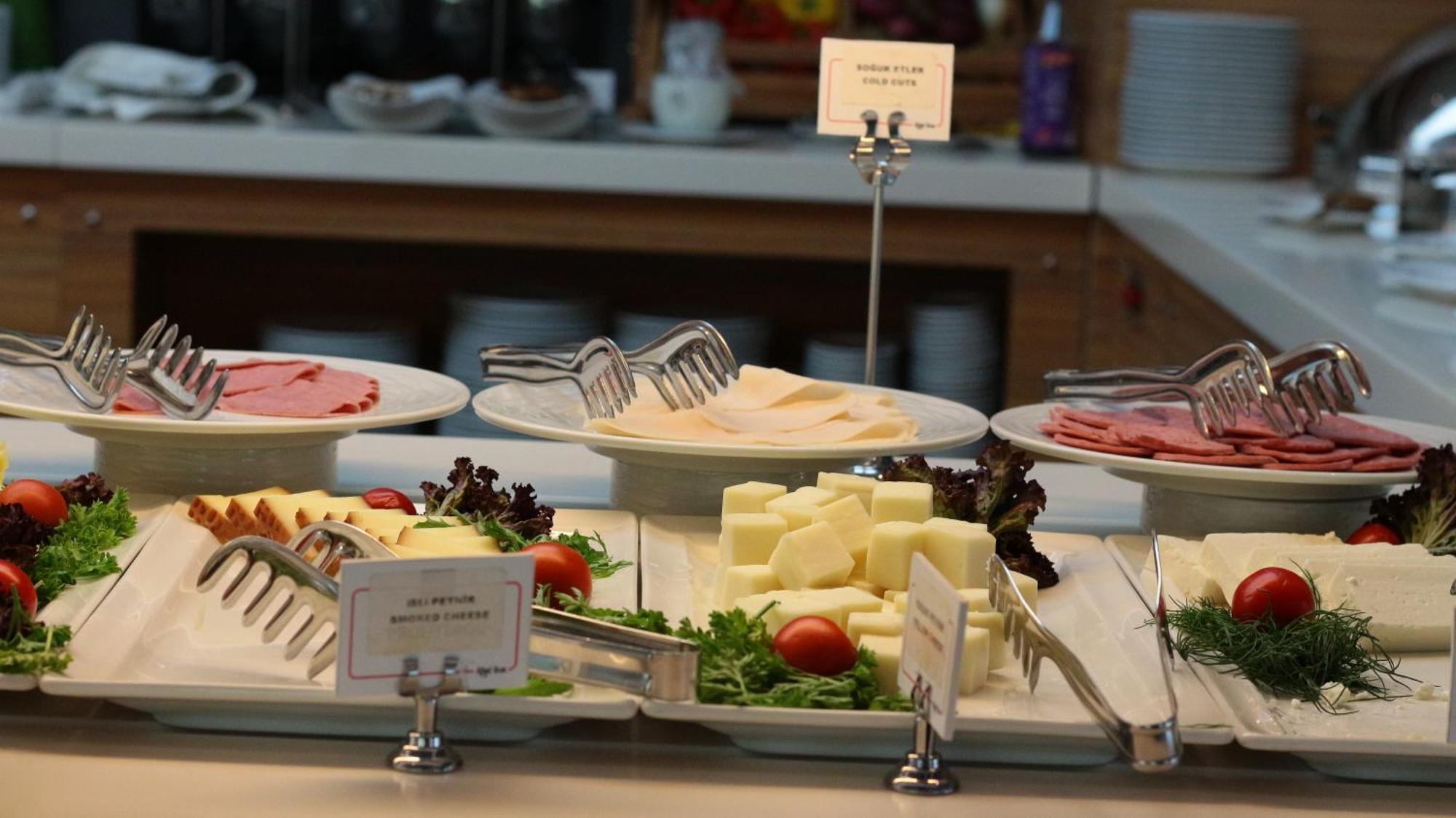 Отель Doubletree By Hilton Ankara Incek Экстерьер фото
